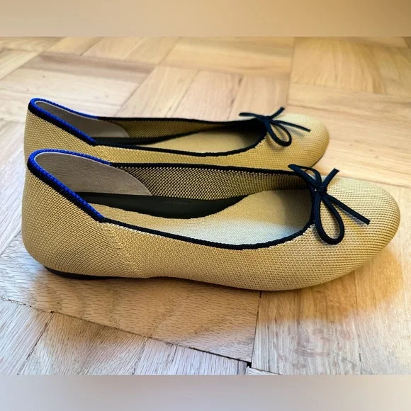 Rothy’s Ballet Flat Beige and Black | Size 5.5 - Picture 4 of 5